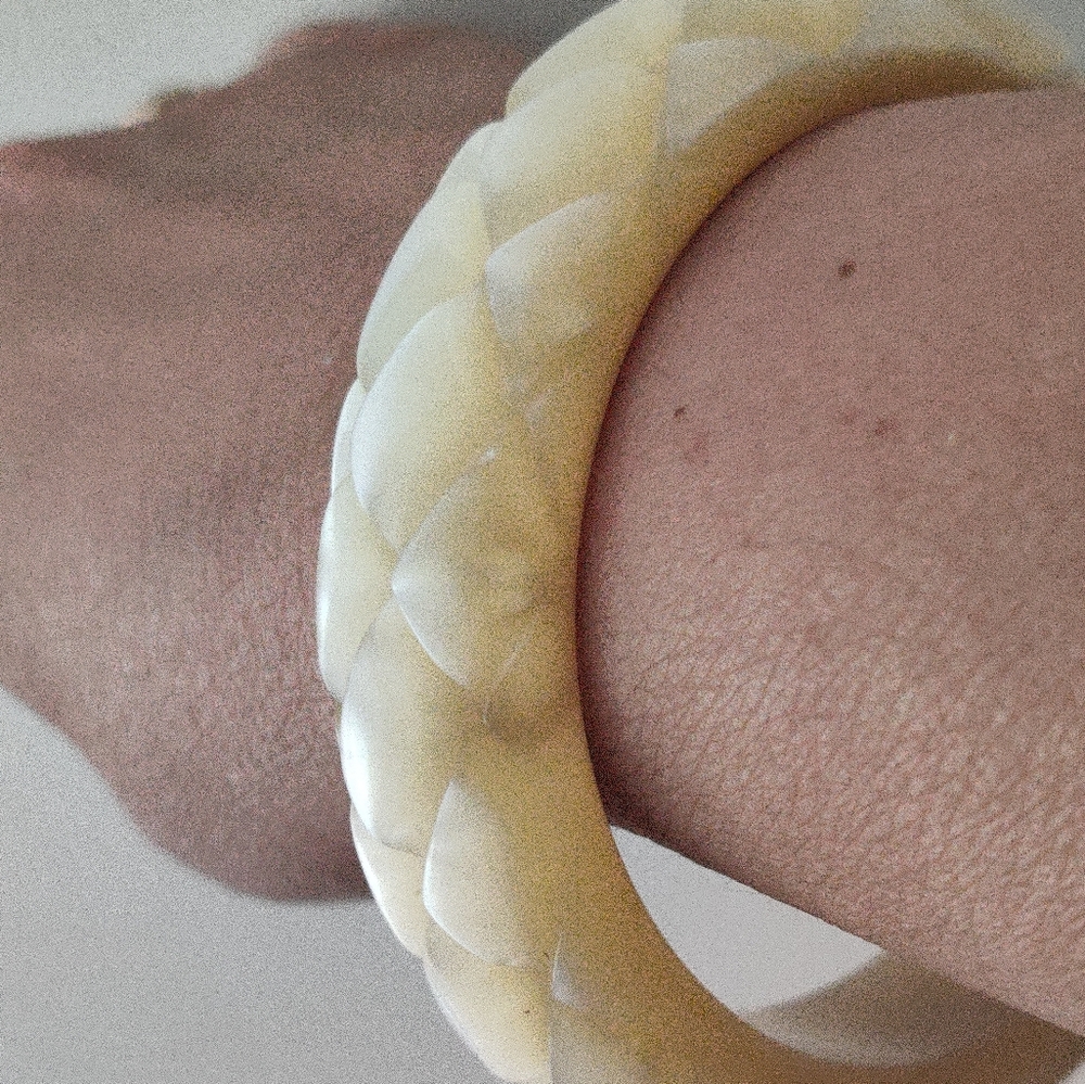Rare Lucite Bangle Bracelet Deep Carved Pineapple Cut Vintage MOD